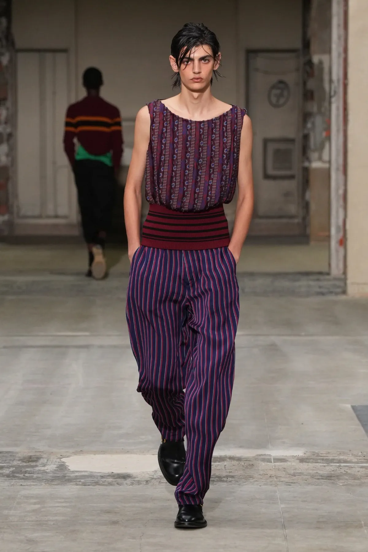 La collection printemps 2026 de Dries Van Noten marque les débuts prometteurs de Julian Klausner