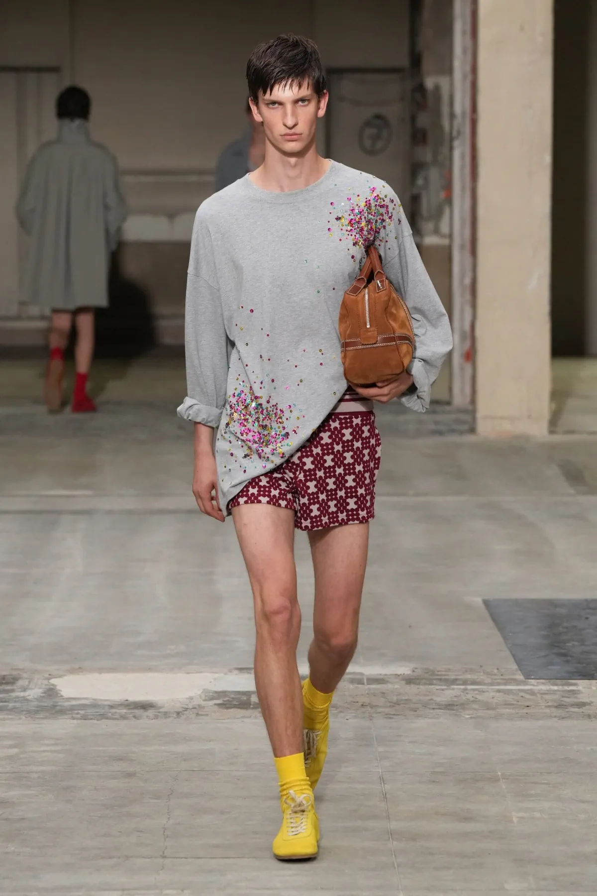 La collection printemps 2026 de Dries Van Noten marque les débuts prometteurs de Julian Klausner