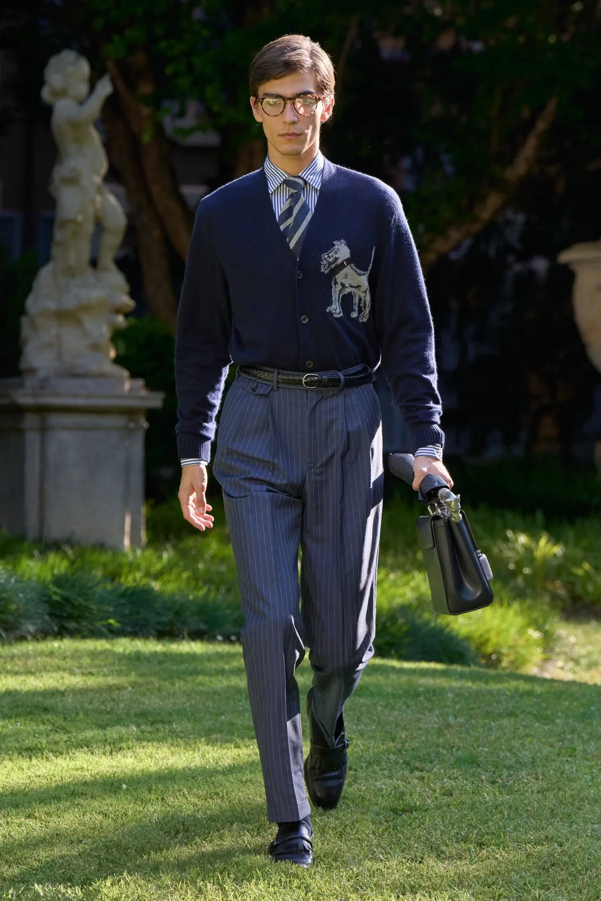 La collection Printemps 2026 de dunhill révèle une élégance aristocratique teintée de rock