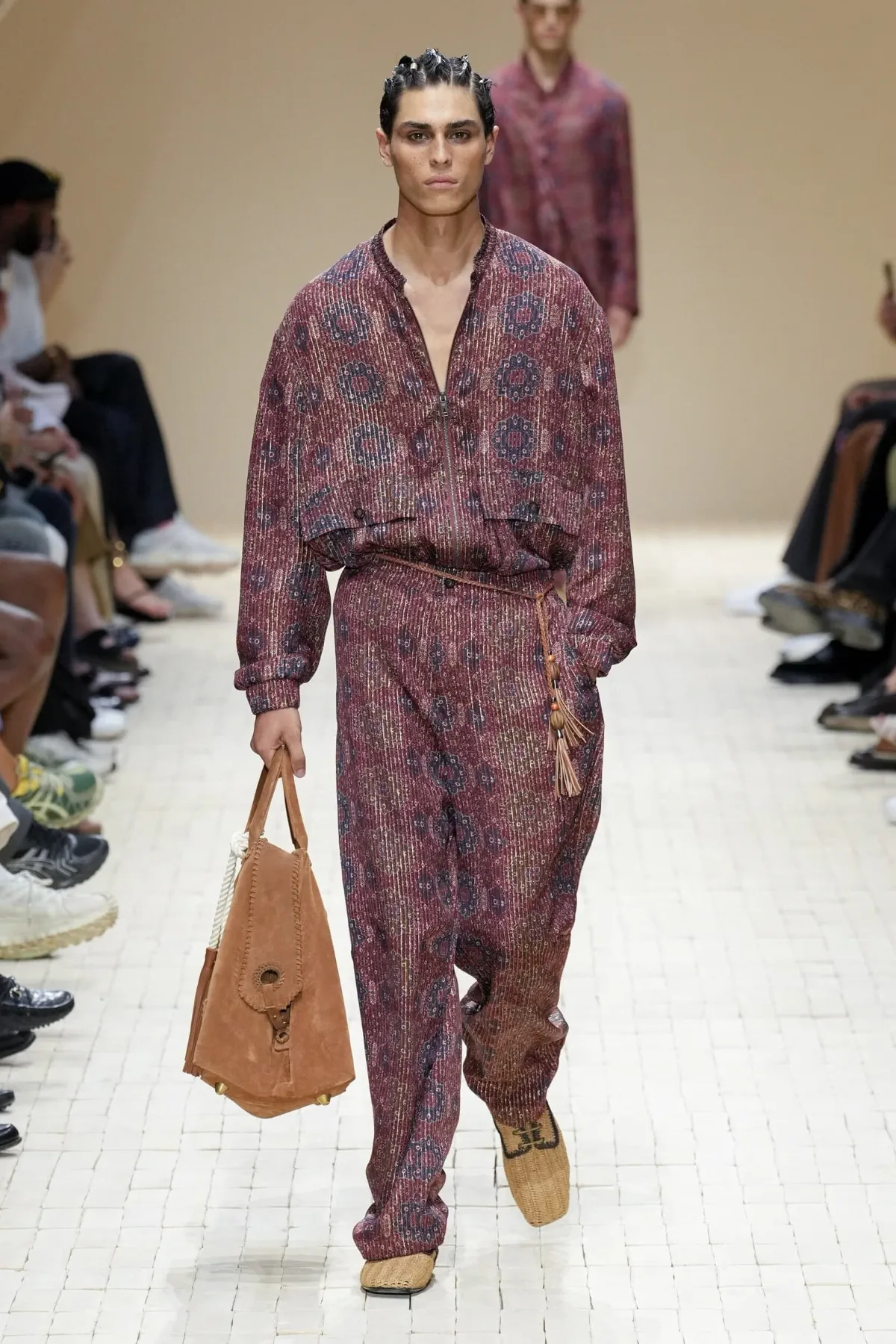 Giorgio Armani dévoile sa collection printemps 2026 d'Emporio Armani, inspirée du Maroc