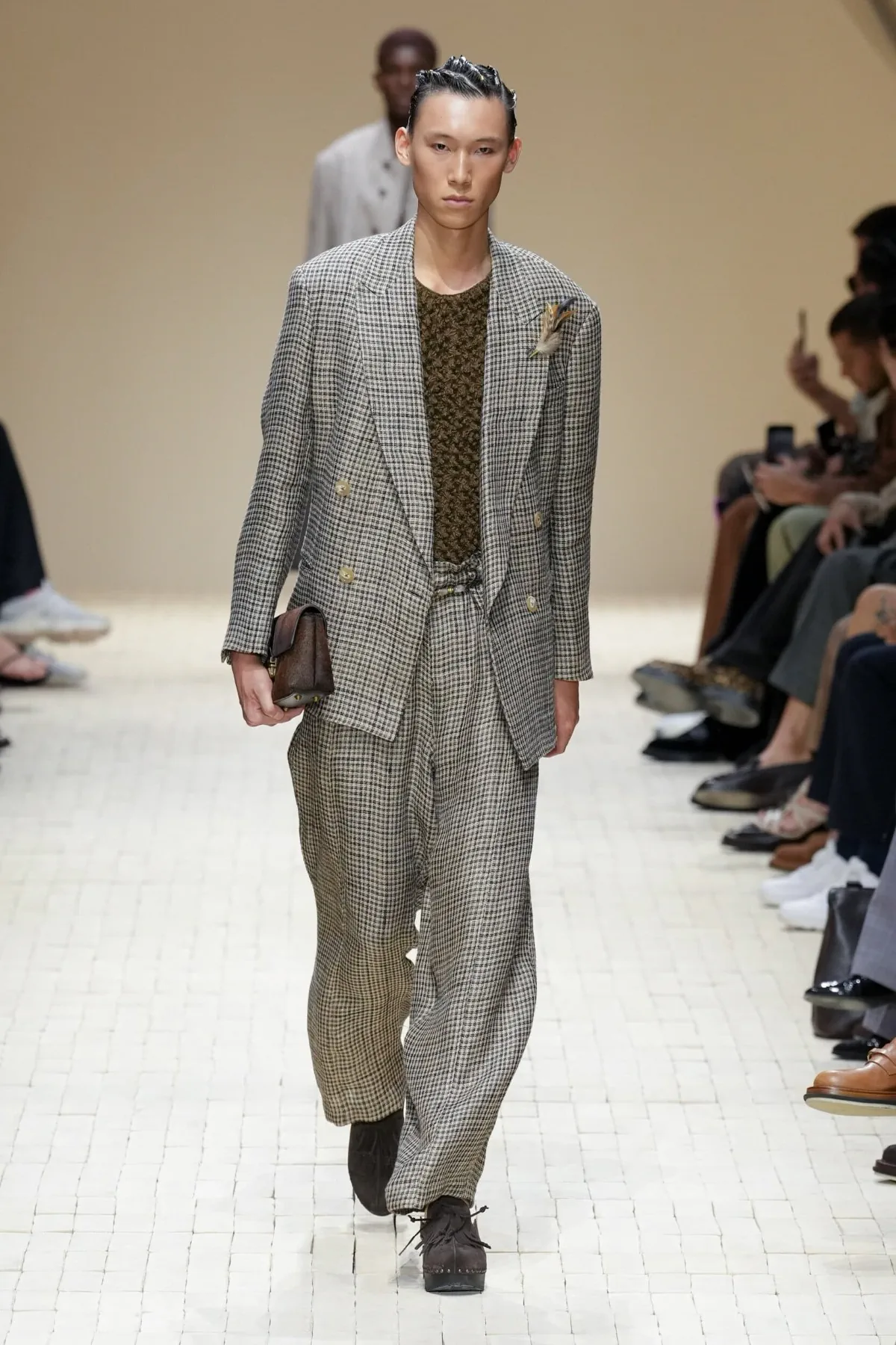 Giorgio Armani dévoile sa collection printemps 2026 d'Emporio Armani, inspirée du Maroc