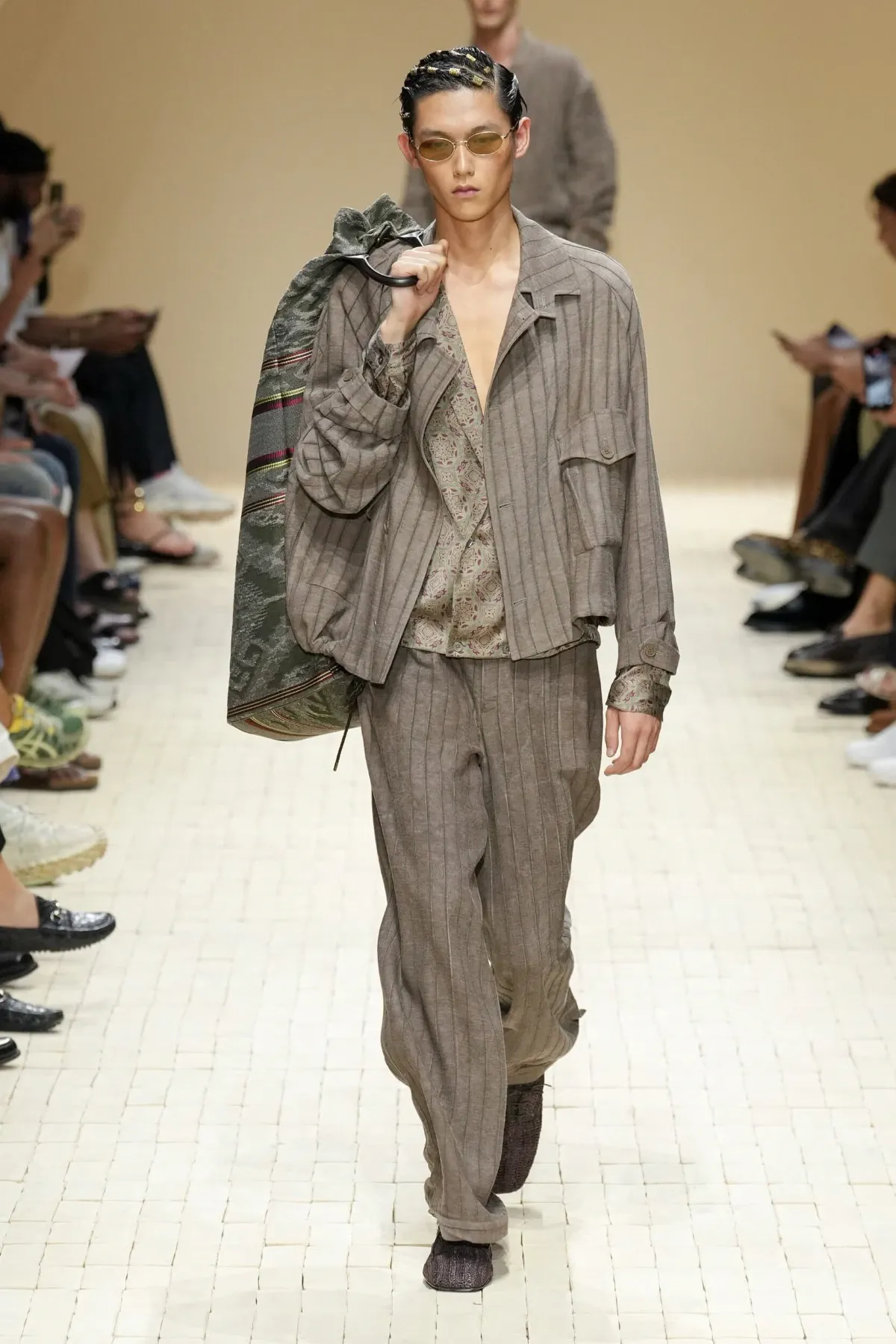 Emporio Armani Spring Summer 2026 Milan Fashion Week 3 Giorgio Armani dévoile sa collection printemps 2026 d'Emporio Armani, inspirée du Maroc