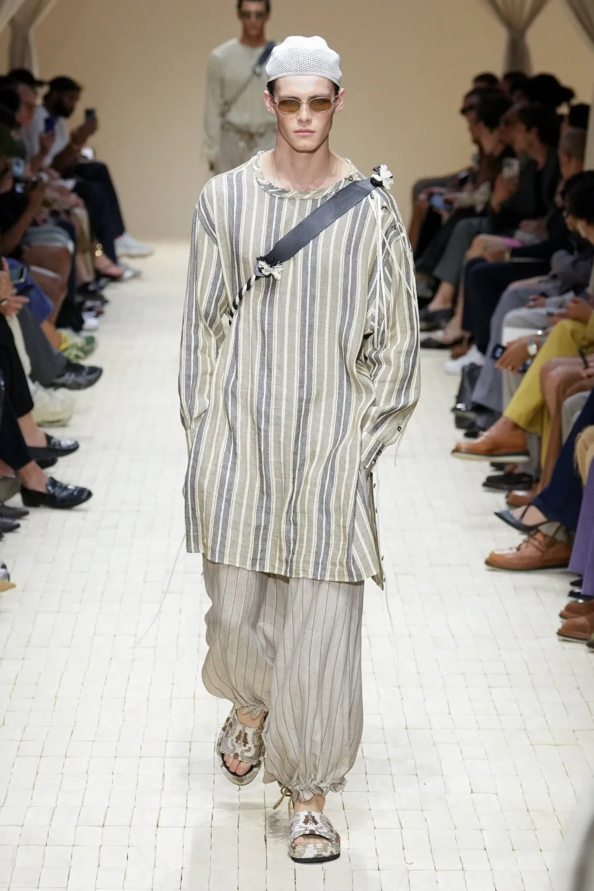 Giorgio Armani dévoile sa collection printemps 2026 d'Emporio Armani, inspirée du Maroc