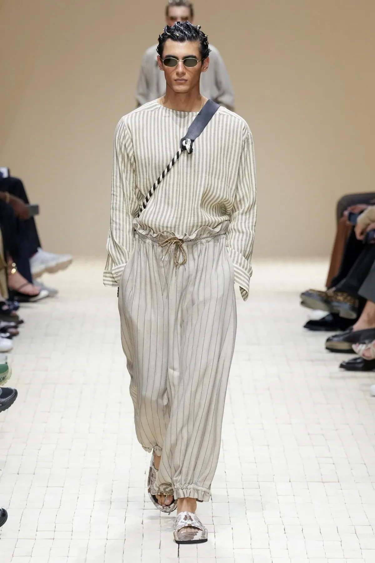 Giorgio Armani dévoile sa collection printemps 2026 d'Emporio Armani, inspirée du Maroc