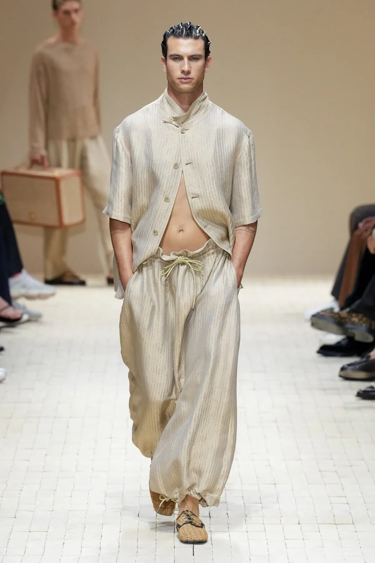 Giorgio Armani dévoile sa collection printemps 2026 d'Emporio Armani, inspirée du Maroc