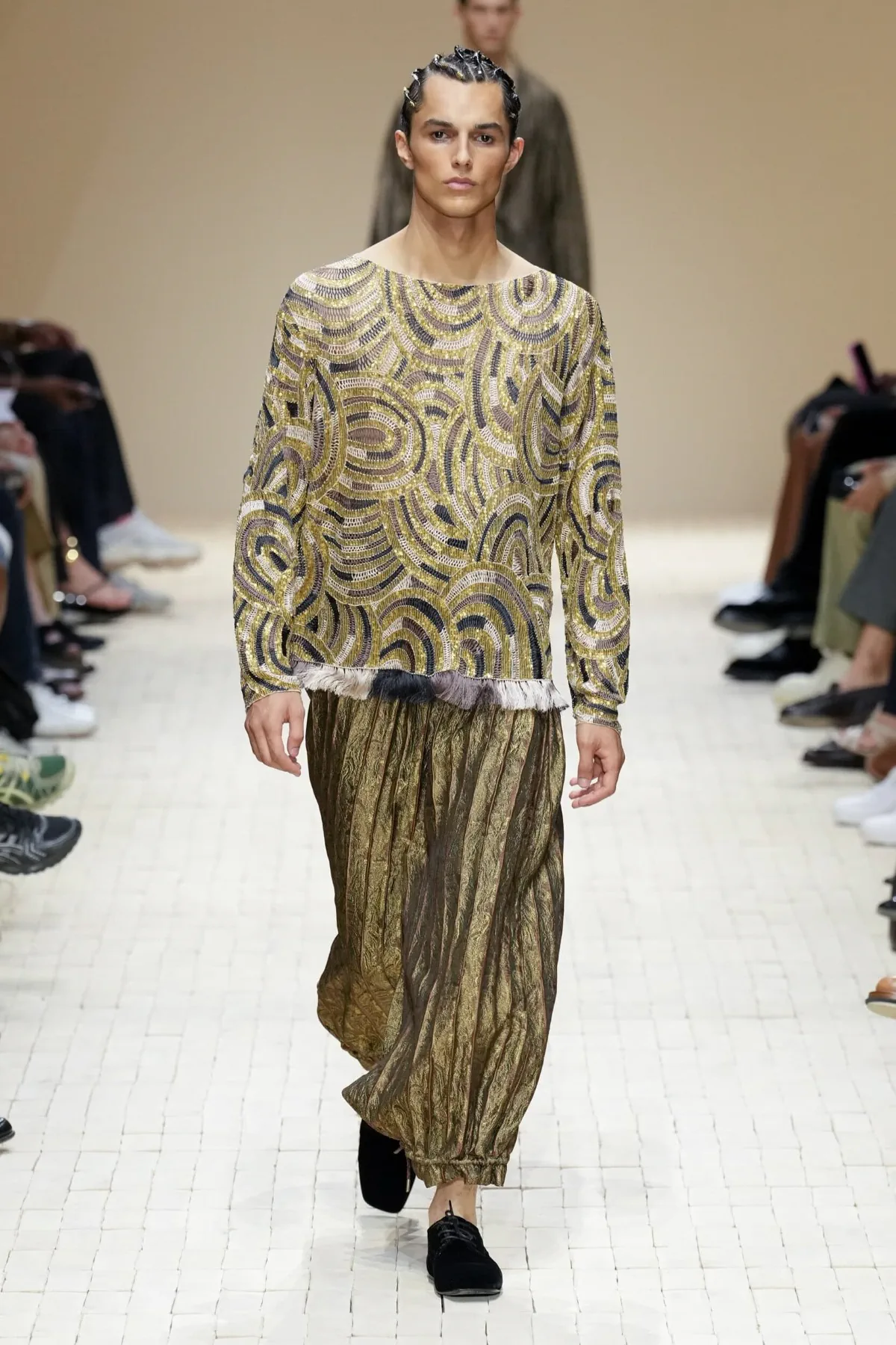 Giorgio Armani dévoile sa collection printemps 2026 d'Emporio Armani, inspirée du Maroc