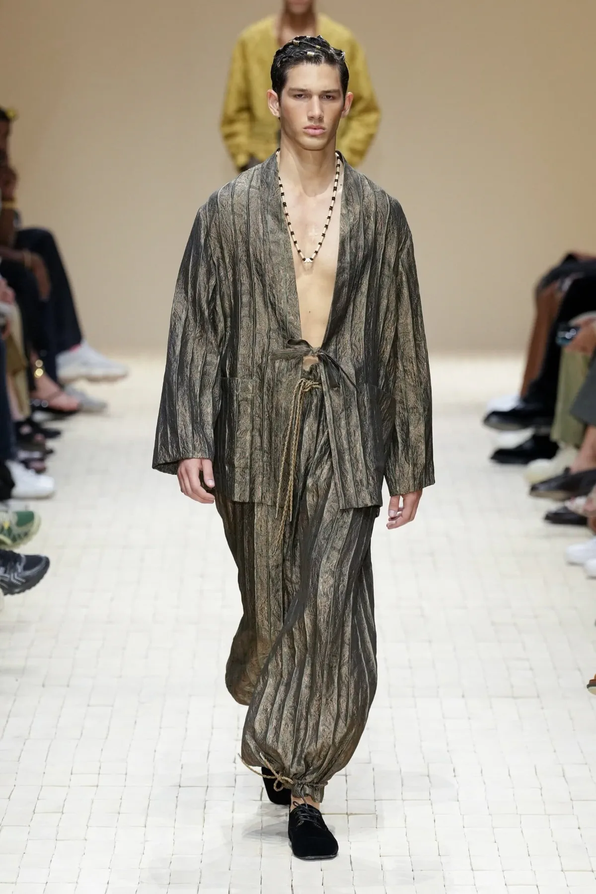 Giorgio Armani dévoile sa collection printemps 2026 d'Emporio Armani, inspirée du Maroc