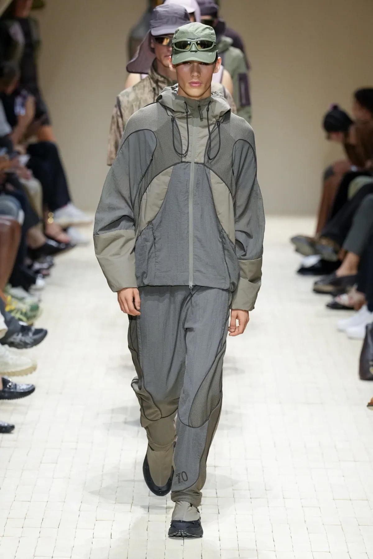 Giorgio Armani dévoile sa collection printemps 2026 d'Emporio Armani, inspirée du Maroc