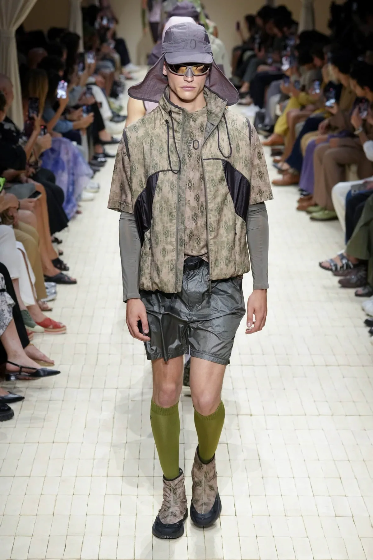 Giorgio Armani dévoile sa collection printemps 2026 d'Emporio Armani, inspirée du Maroc