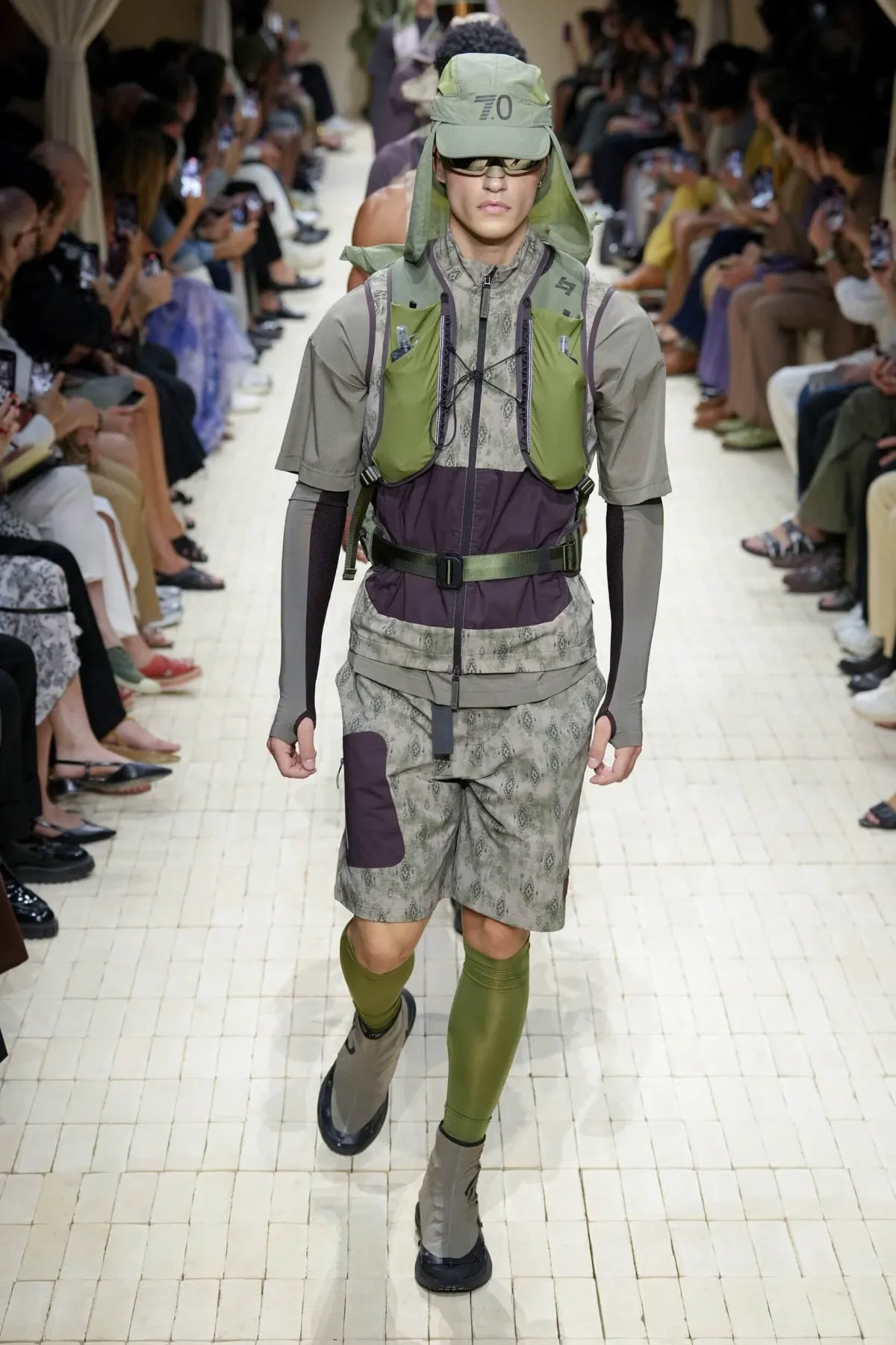 Giorgio Armani dévoile sa collection printemps 2026 d'Emporio Armani, inspirée du Maroc