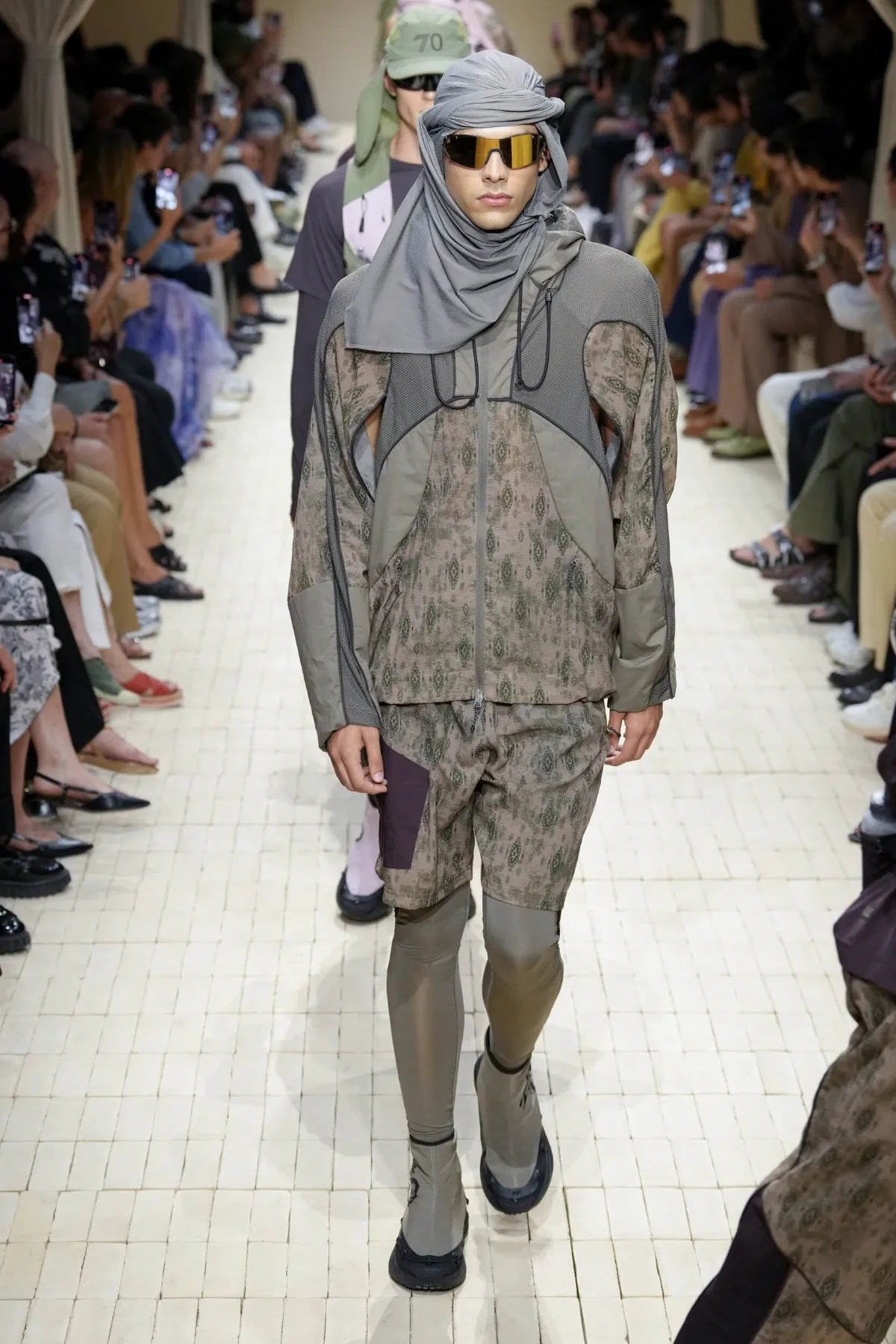 Giorgio Armani dévoile sa collection printemps 2026 d'Emporio Armani, inspirée du Maroc