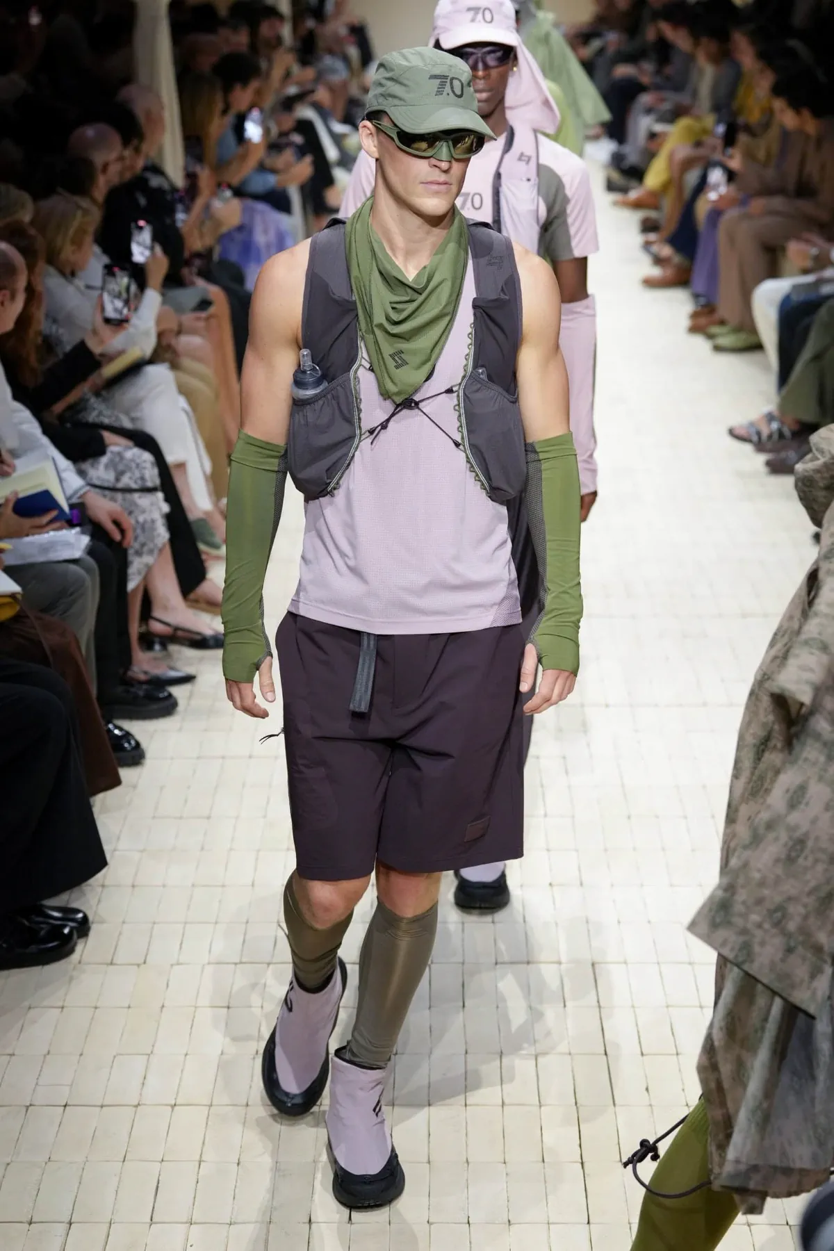 Giorgio Armani dévoile sa collection printemps 2026 d'Emporio Armani, inspirée du Maroc