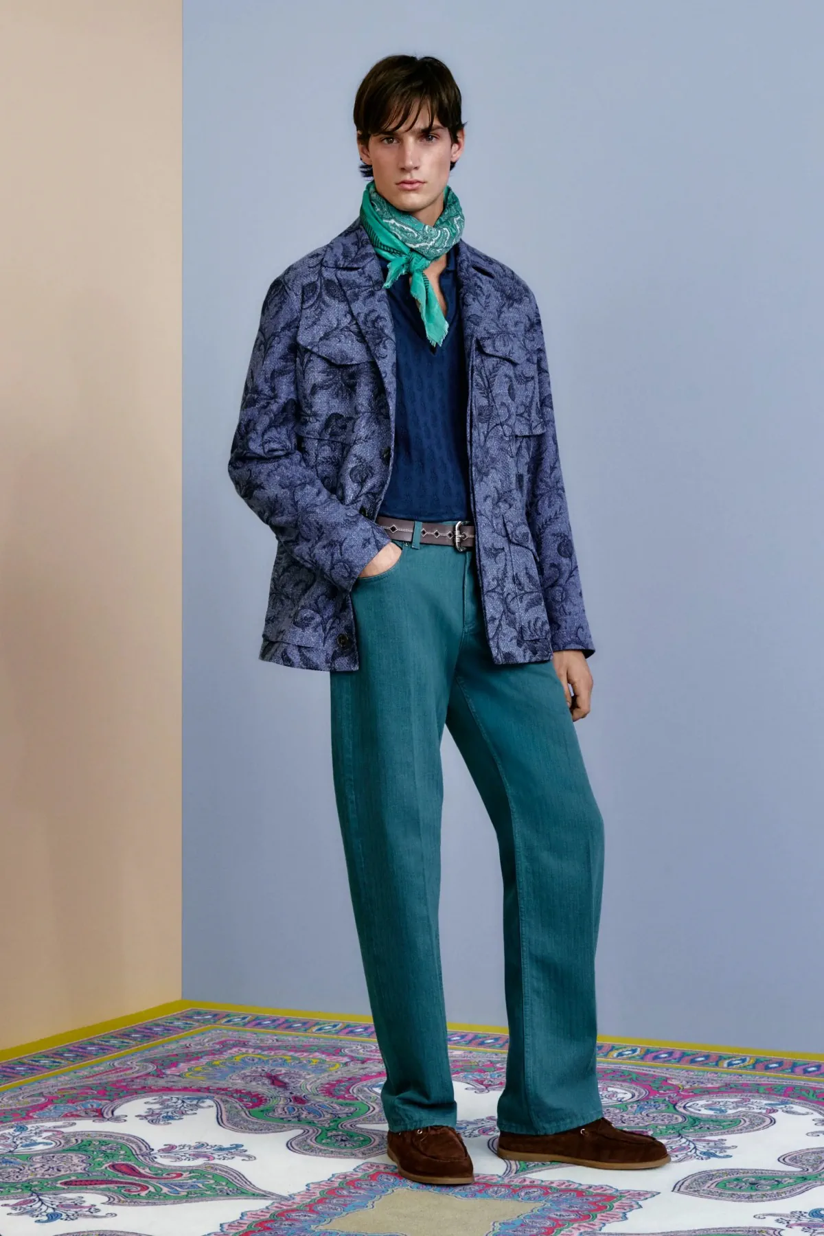 La collection Printemps 2026 d'ETRO révèle une masculinité apaisée, loin des codes spectaculaires habituels