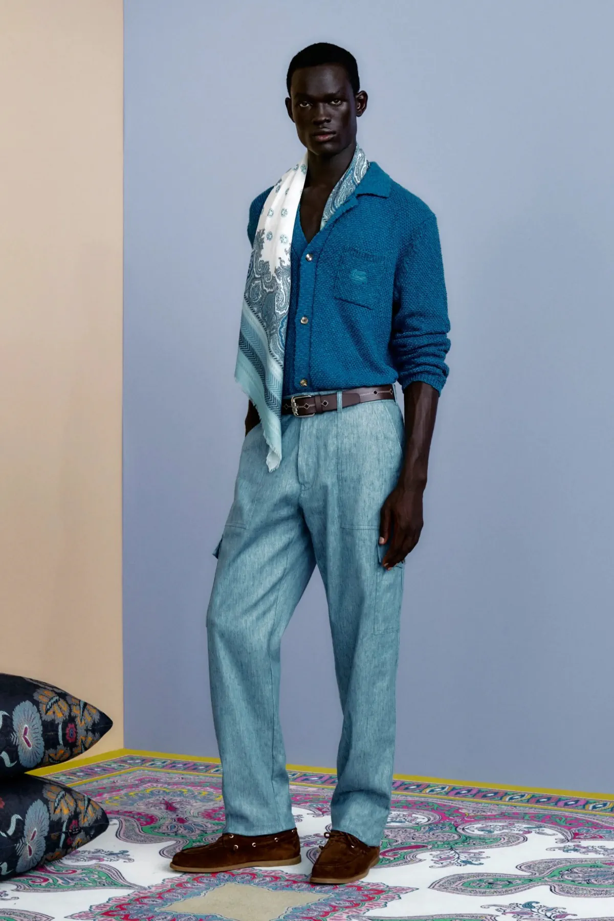 La collection Printemps 2026 d'ETRO révèle une masculinité apaisée, loin des codes spectaculaires habituels