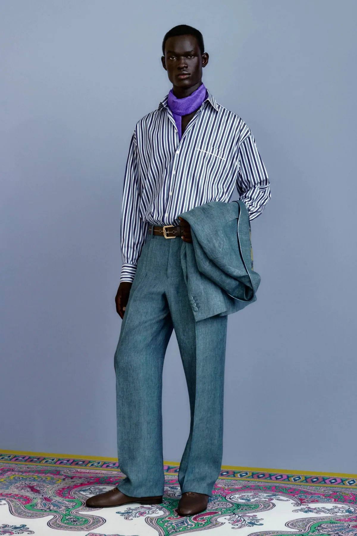 La collection Printemps 2026 d'ETRO révèle une masculinité apaisée, loin des codes spectaculaires habituels