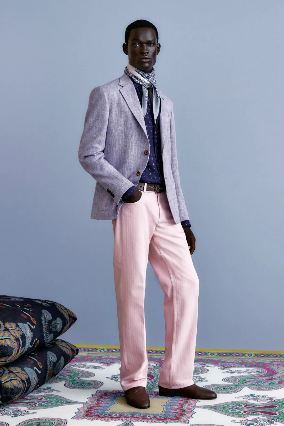 La collection Printemps 2026 d'ETRO révèle une masculinité apaisée, loin des codes spectaculaires habituels
