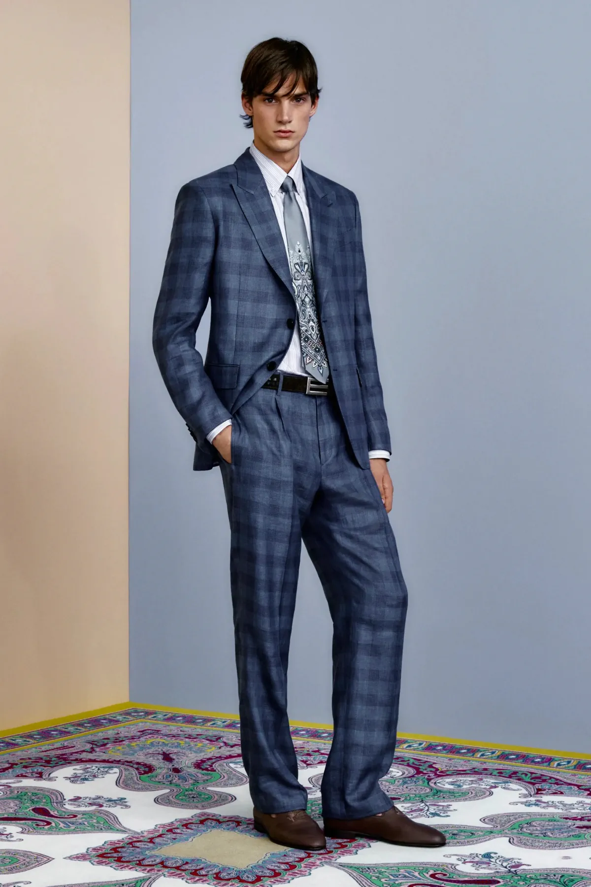 La collection Printemps 2026 d'ETRO révèle une masculinité apaisée, loin des codes spectaculaires habituels