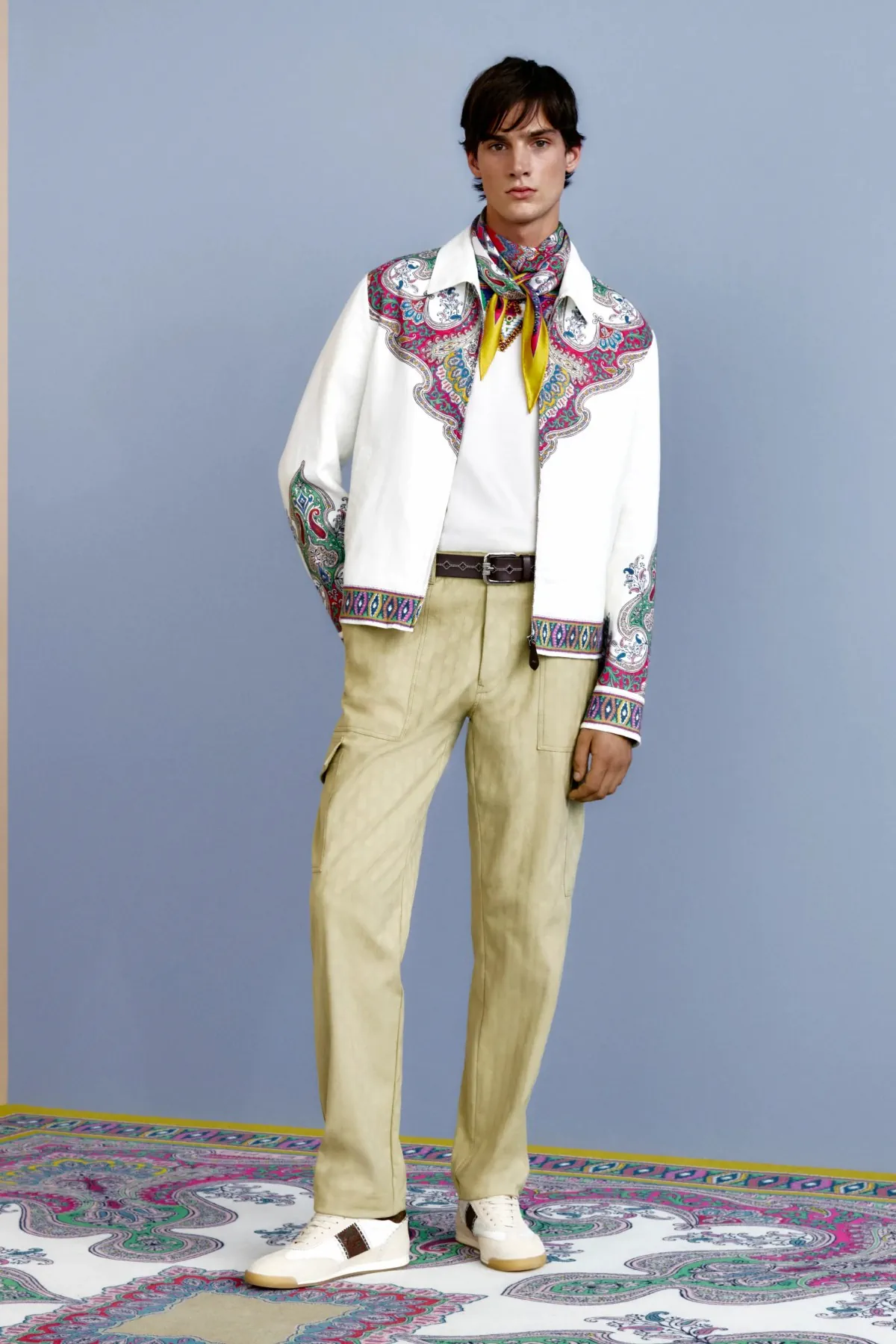 La collection Printemps 2026 d'ETRO révèle une masculinité apaisée, loin des codes spectaculaires habituels