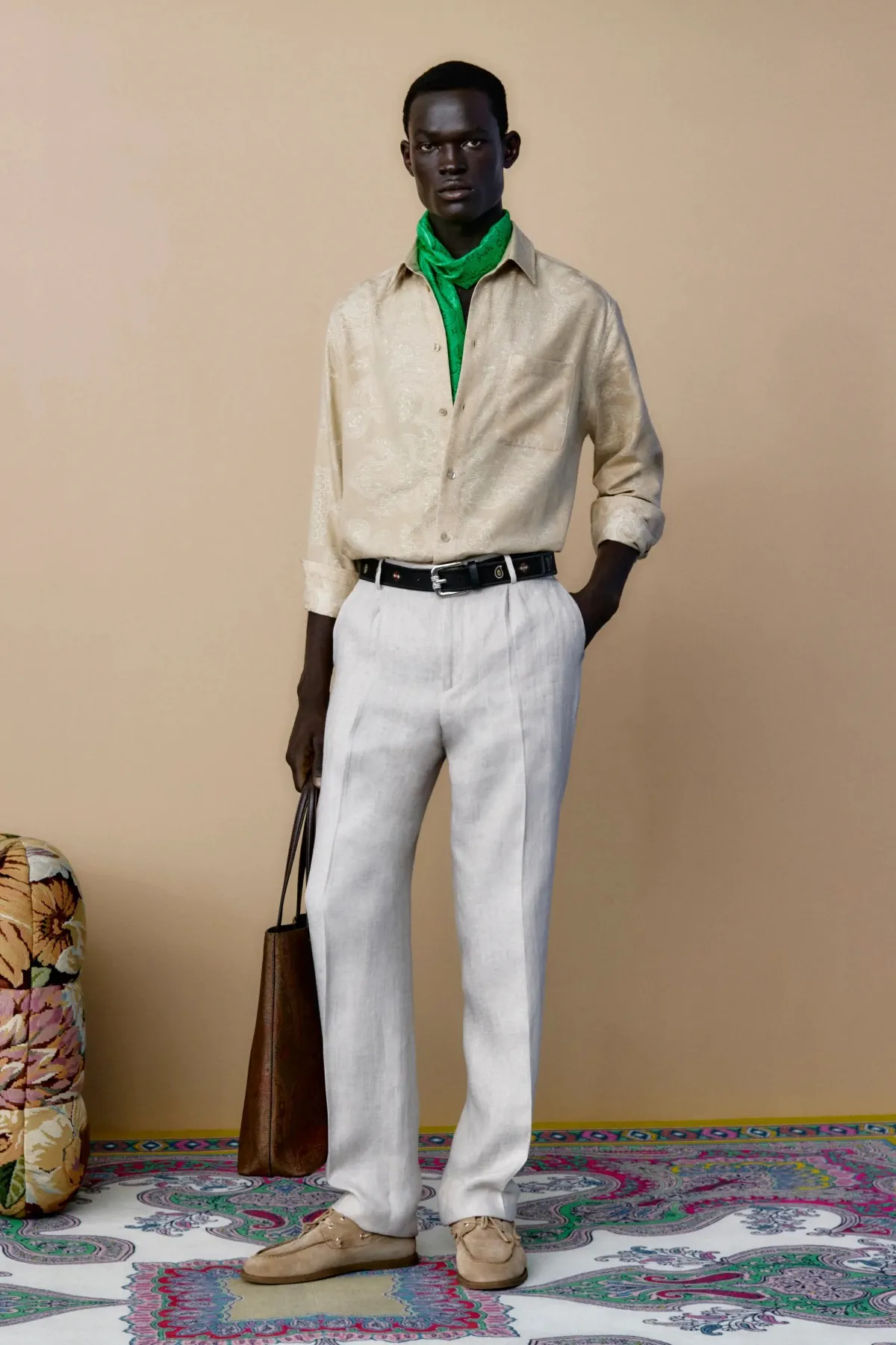 La collection Printemps 2026 d'ETRO révèle une masculinité apaisée, loin des codes spectaculaires habituels
