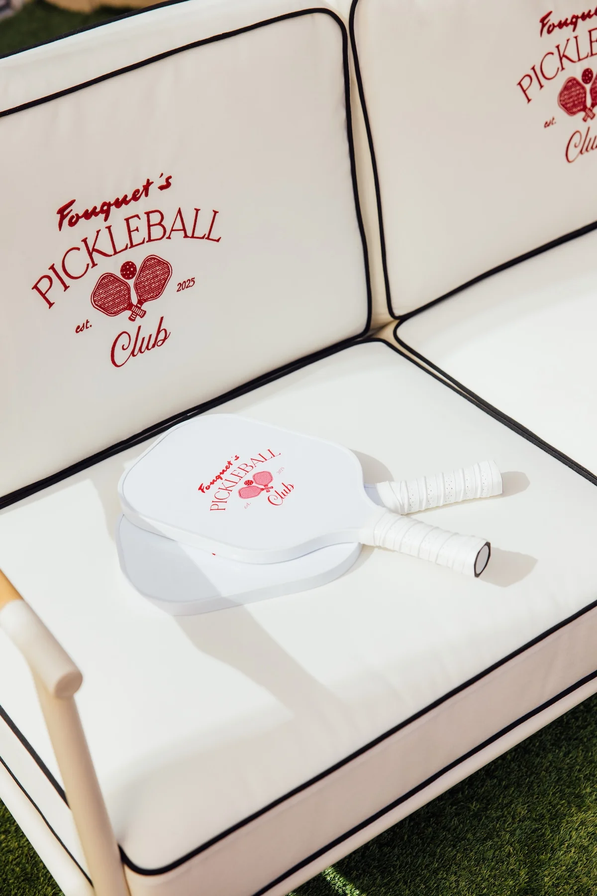 Fouquets Paris lance son club de pickleball de luxe 4 Le Fouquet's Paris inaugure son club de pickleball de luxe éphémère dans le Triangle d'Or parisien