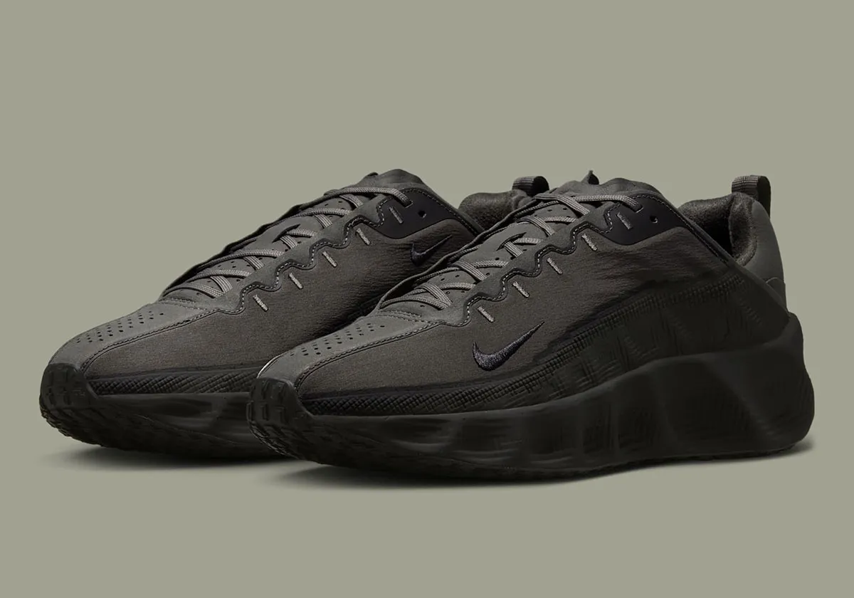 HYEIN SEO x Nike Ava Rover 2 HYEIN SEO réinvente la Nike Ava Rover dans une vision dystopique séduisante