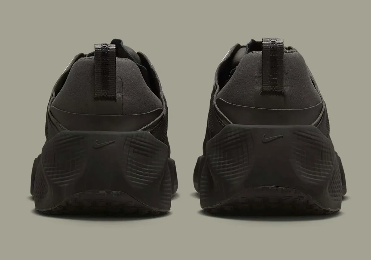 HYEIN SEO x Nike Ava Rover 6 HYEIN SEO réinvente la Nike Ava Rover dans une vision dystopique séduisante