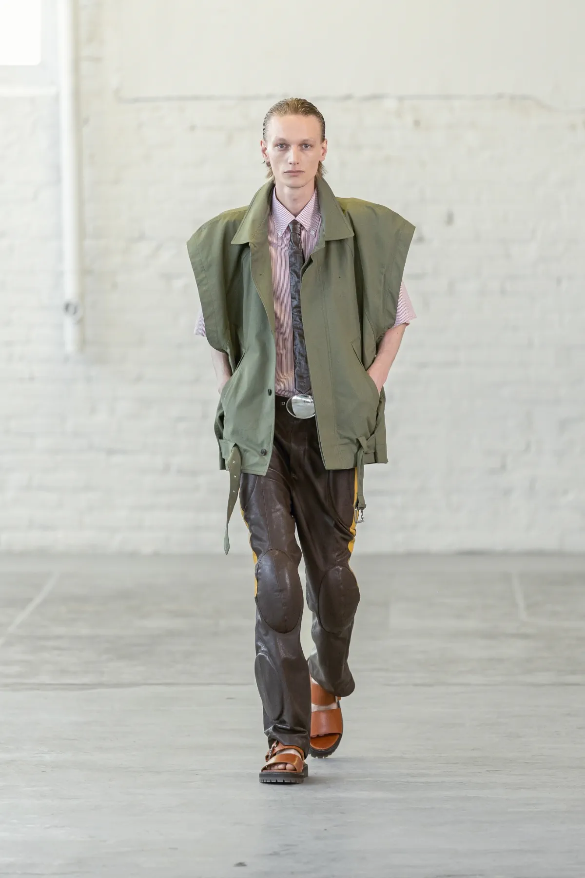 Hed Mayner Spring Summer 2026 Paris Fashion Week 2 HED MAYNER Printemps 2026 : une approche anti-structurelle inédite