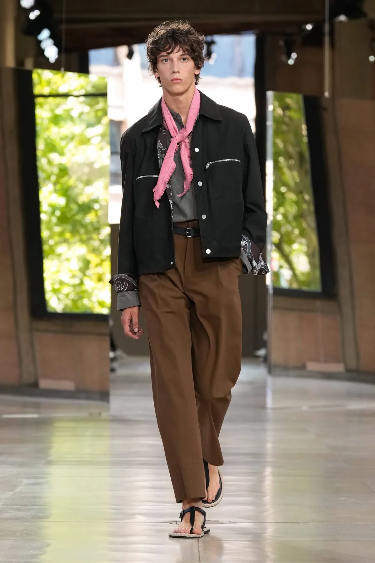 Hermès Printemps 2026 : une approche tactile de la mode masculine