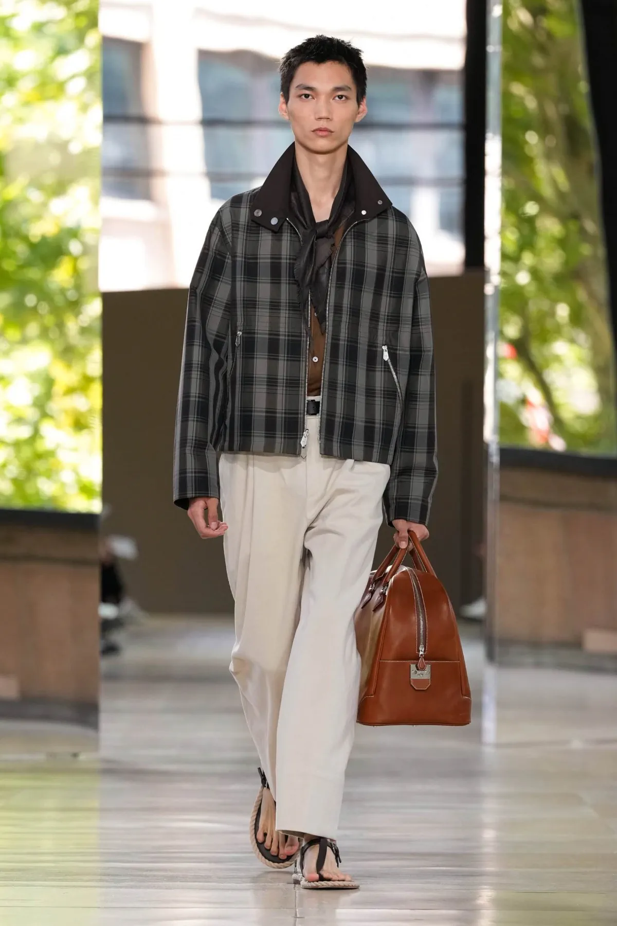 Hermès Printemps 2026 : une approche tactile de la mode masculine