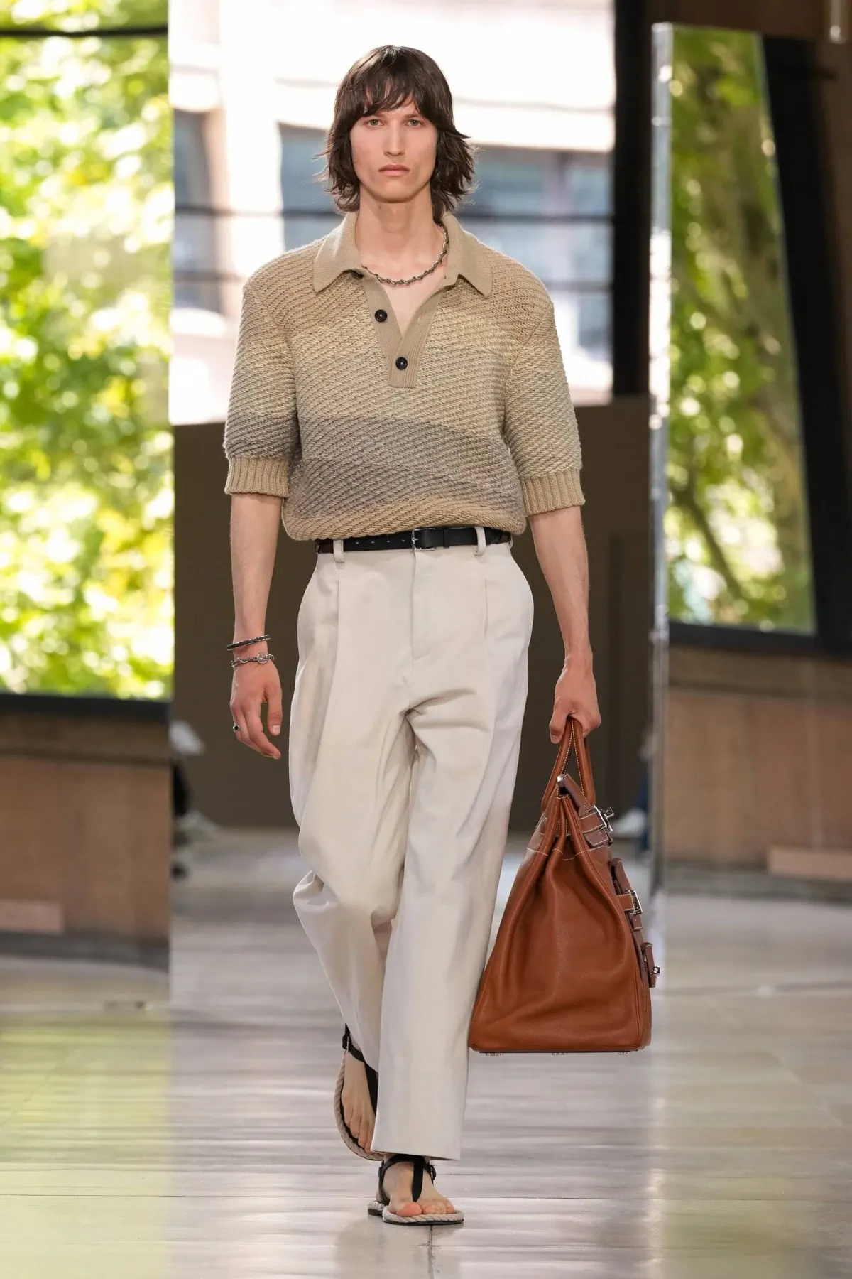 Hermès Printemps 2026 : une approche tactile de la mode masculine