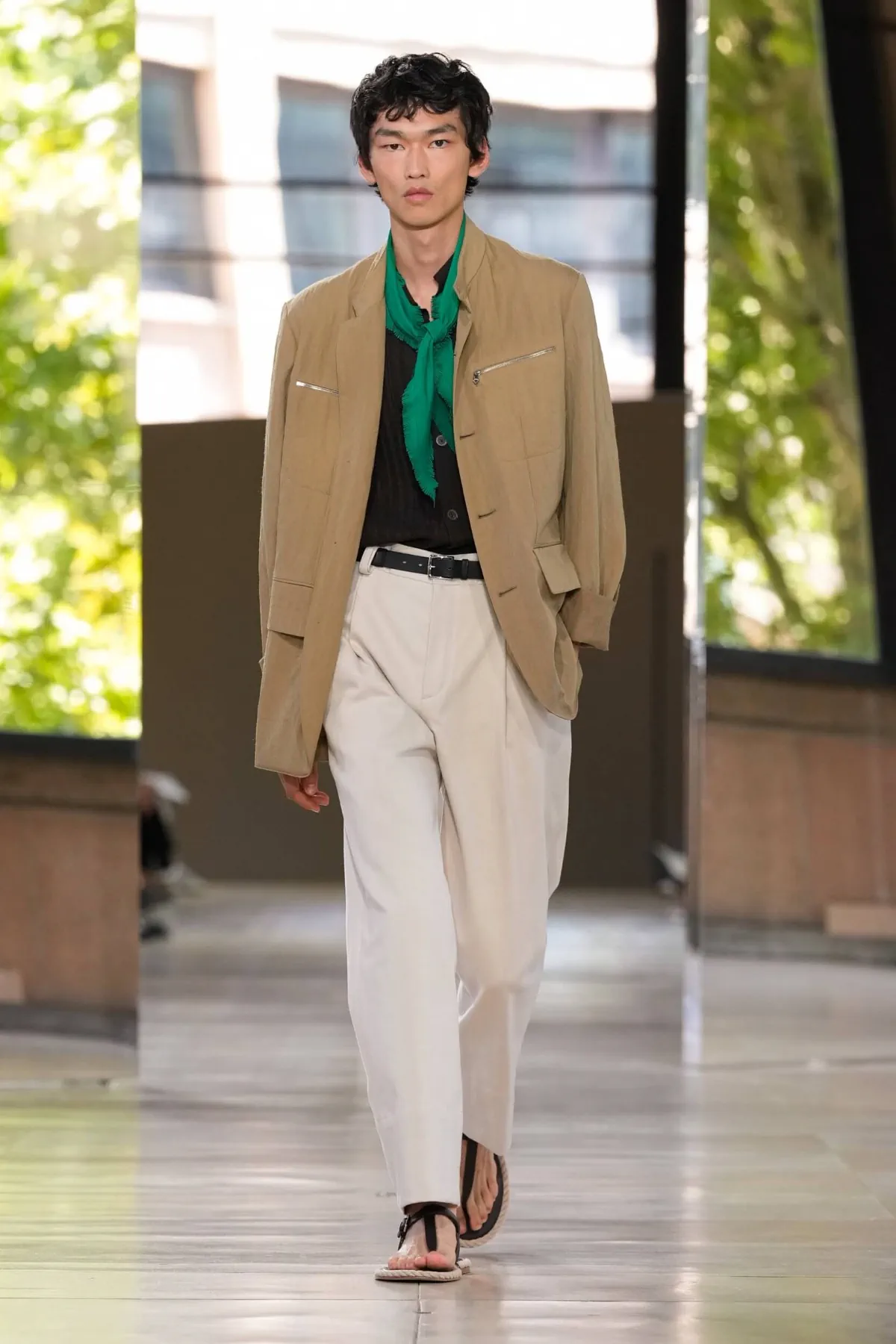 Hermès Printemps 2026 : une approche tactile de la mode masculine