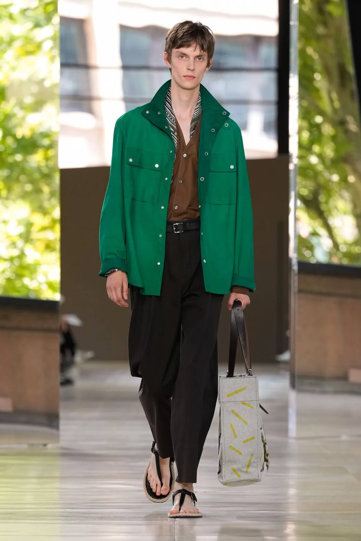Hermès Printemps 2026 : une approche tactile de la mode masculine
