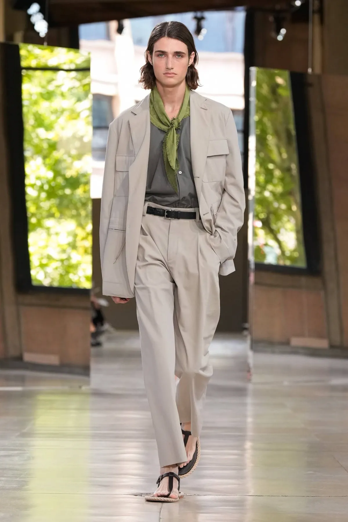 Hermès Printemps 2026 : une approche tactile de la mode masculine