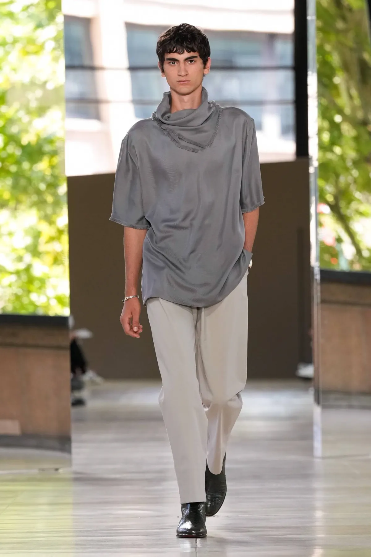Hermès Printemps 2026 : une approche tactile de la mode masculine