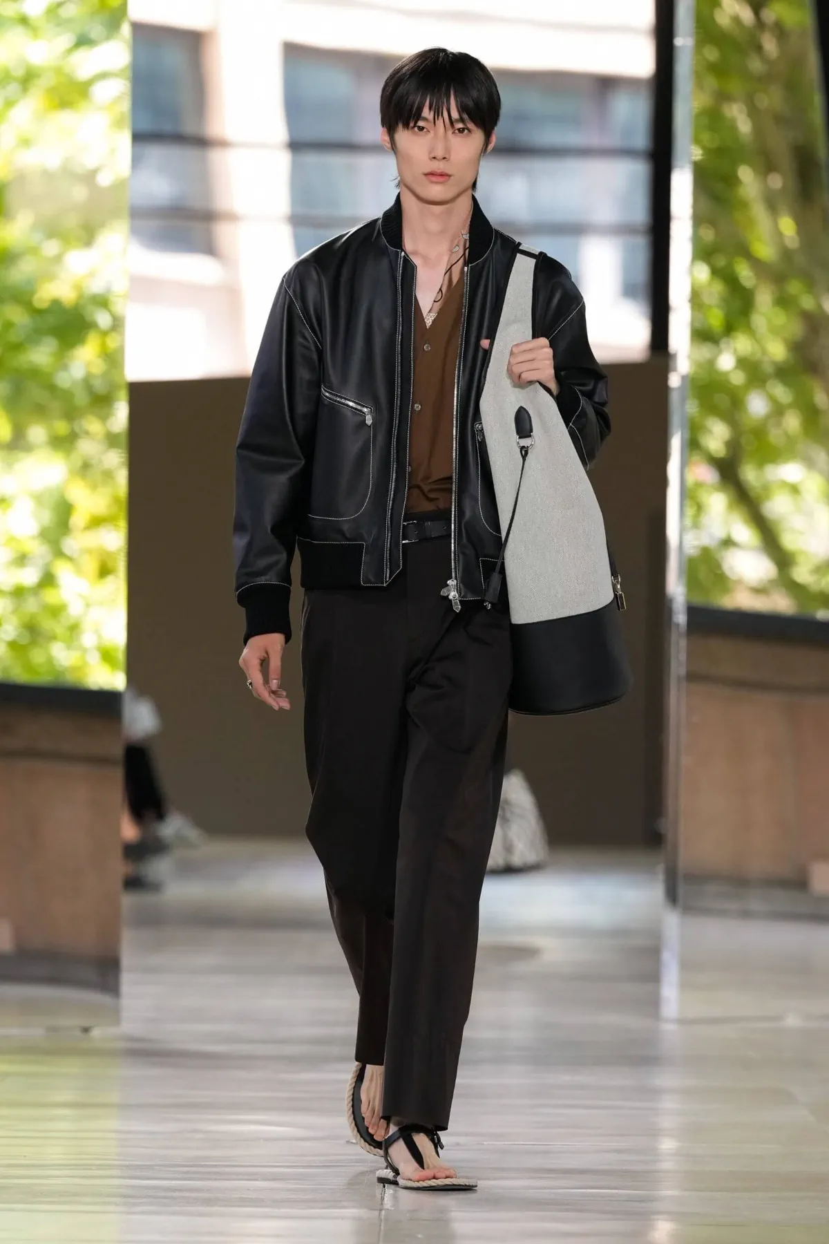 Hermès Printemps 2026 : une approche tactile de la mode masculine