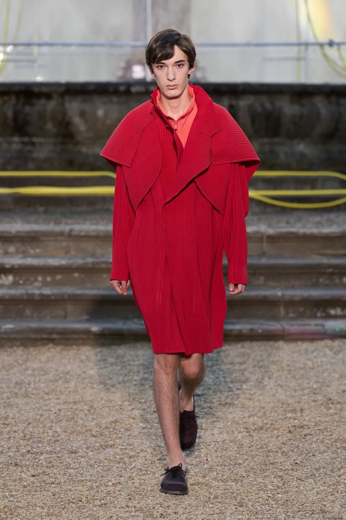 La collection Printemps 2026 de HOMME PLISSÉ ISSEY MIYAKE explore Florence sous un nouveau format nomade