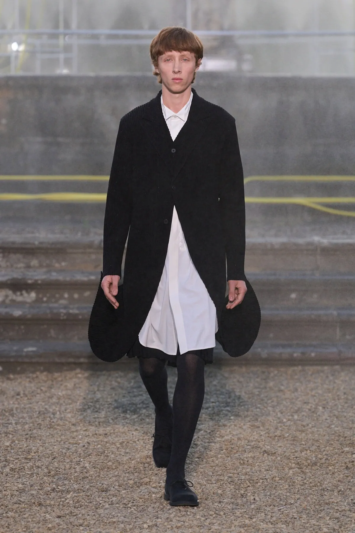 La collection Printemps 2026 de HOMME PLISSÉ ISSEY MIYAKE explore Florence sous un nouveau format nomade
