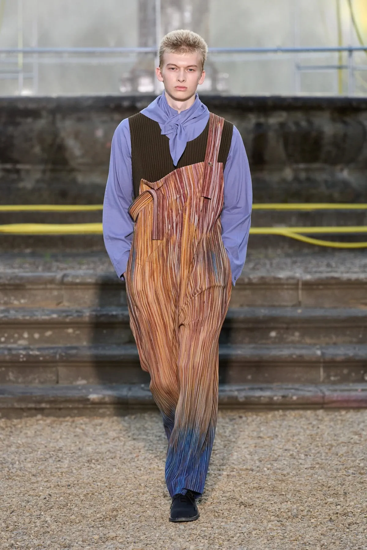 La collection Printemps 2026 de HOMME PLISSÉ ISSEY MIYAKE explore Florence sous un nouveau format nomade