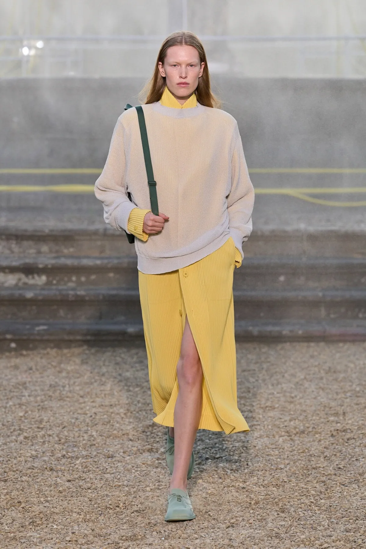 La collection Printemps 2026 de HOMME PLISSÉ ISSEY MIYAKE explore Florence sous un nouveau format nomade