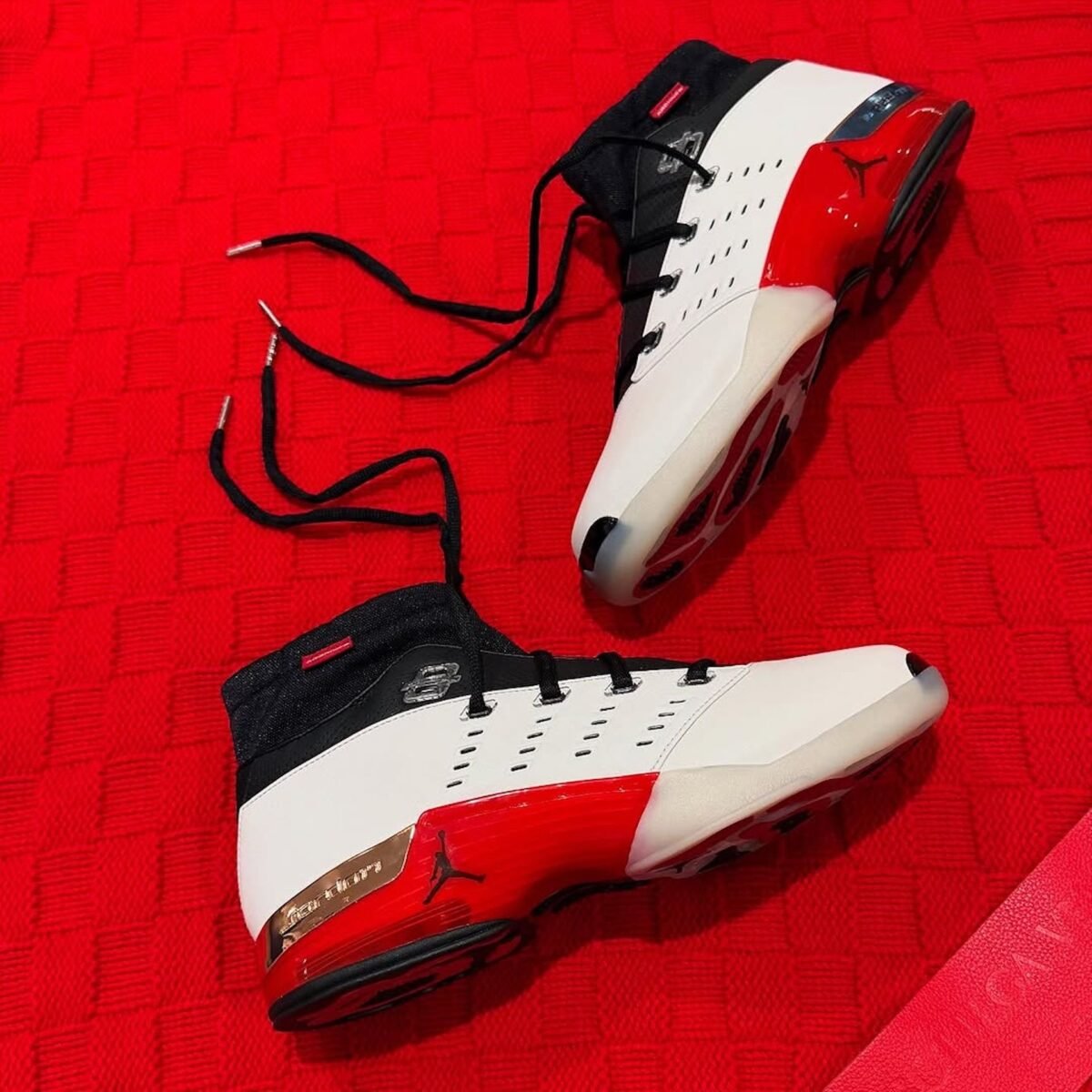Infinite Archives x Air Jordan 17 Low 2 Infinite Archives dévoile sa première collaboration officielle avec la Air Jordan 17 Low