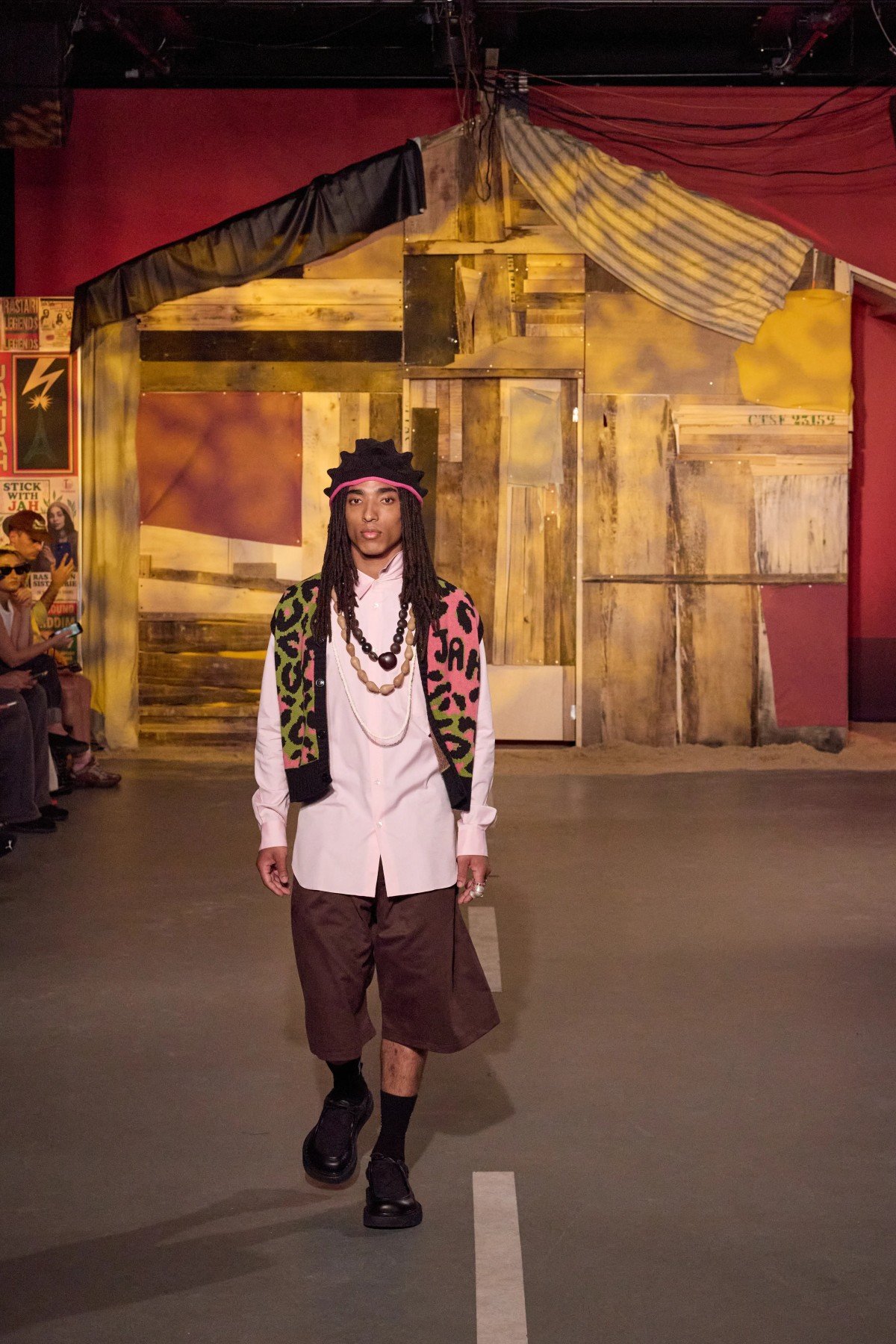 Pour le printemps 2026, Jah Jah transforme le vêtement en manifeste