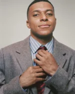 Jonathan Anderson dévoile les premiers looks de sa première collection Dior, avec Kylian Mbappé en ambassadeur vedette