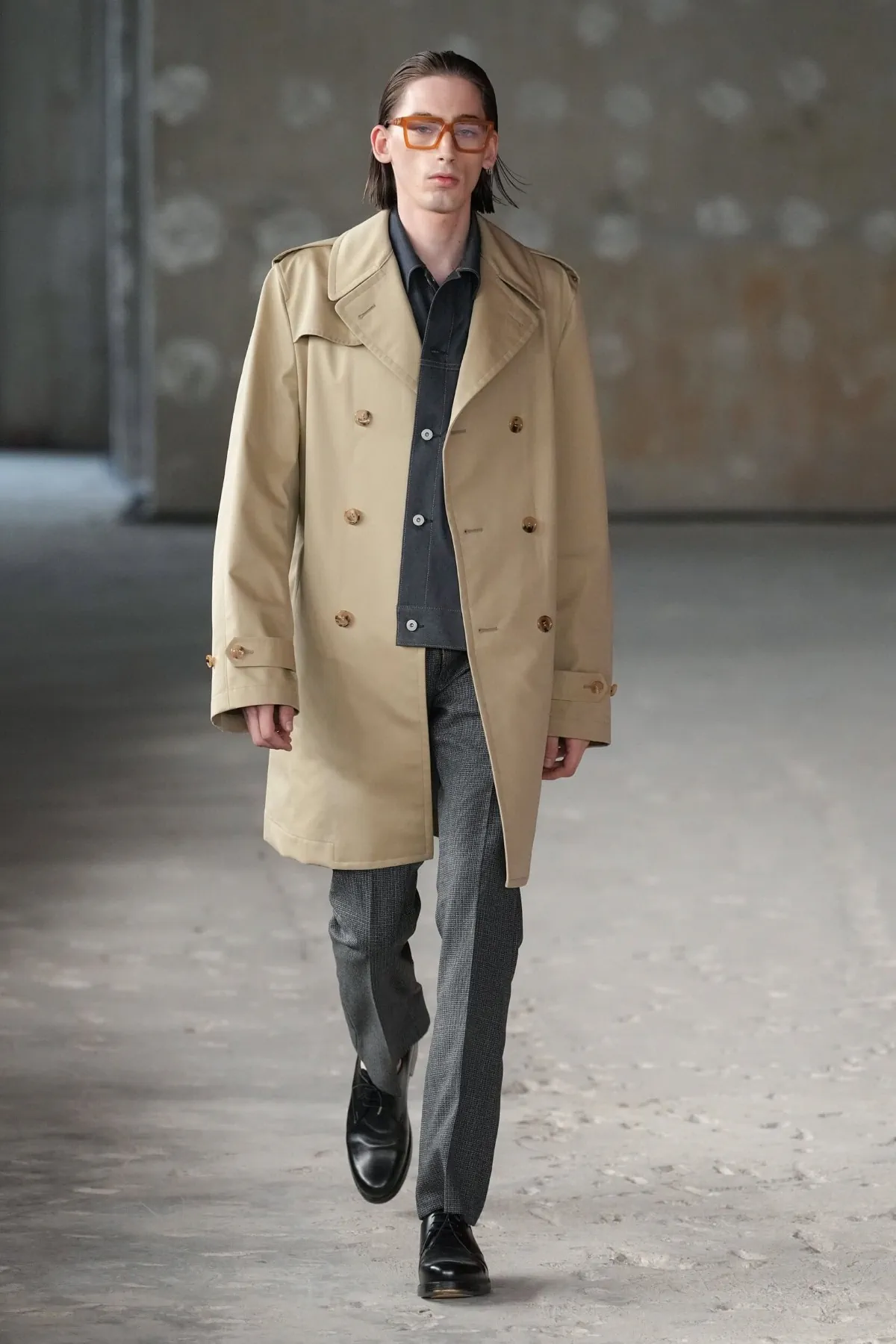 Pour le printemps 2026, Junya Watanabe réinvente le dandy parisien