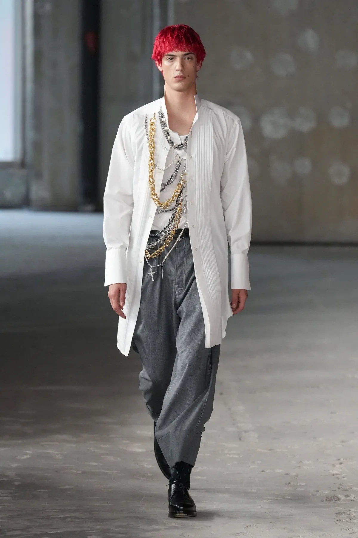 Pour le printemps 2026, Junya Watanabe réinvente le dandy parisien