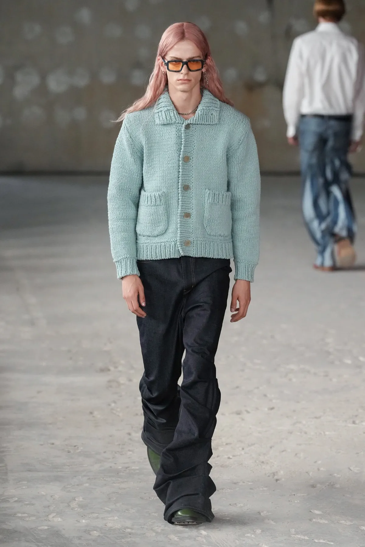 Pour le printemps 2026, Junya Watanabe réinvente le dandy parisien