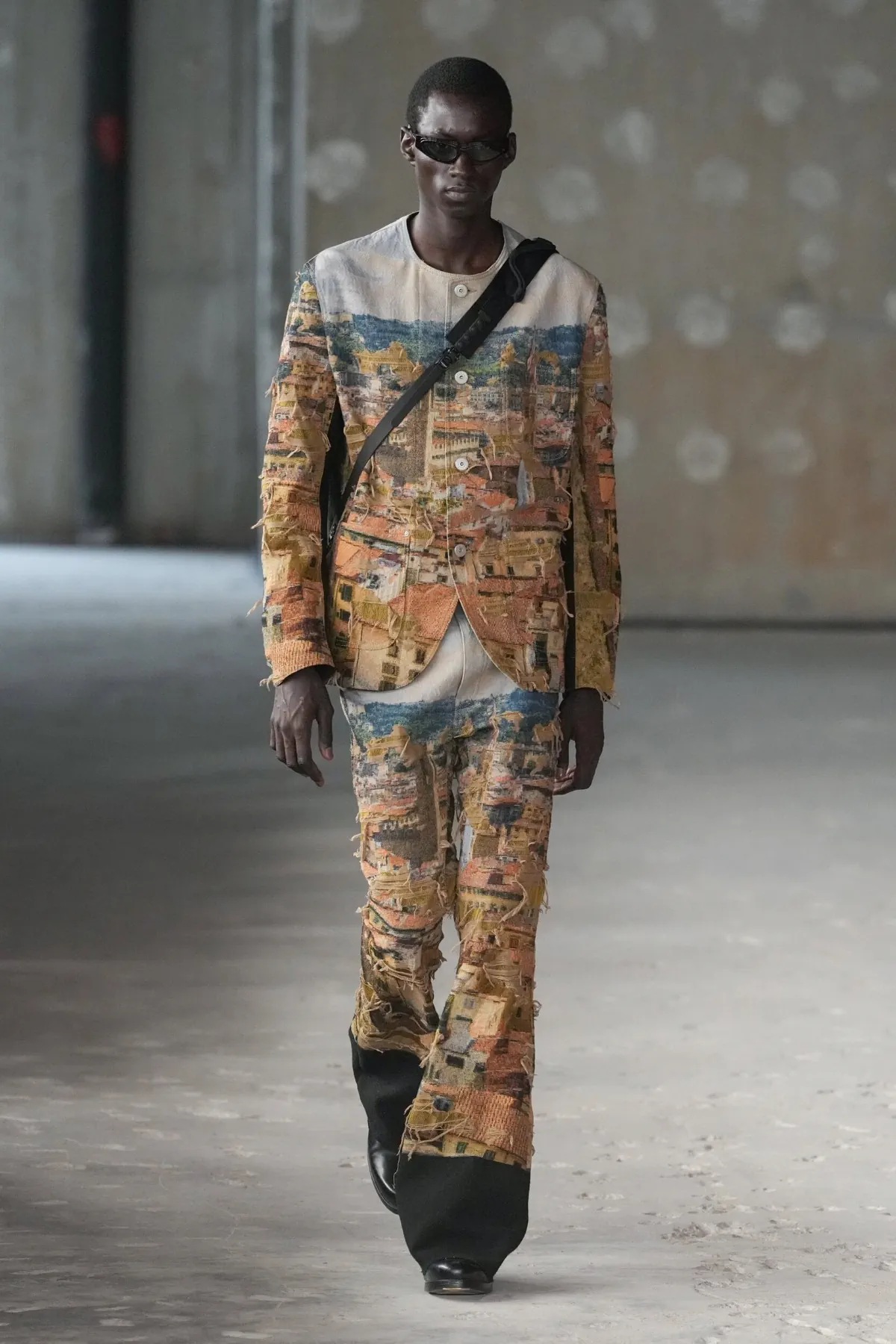 Pour le printemps 2026, Junya Watanabe réinvente le dandy parisien