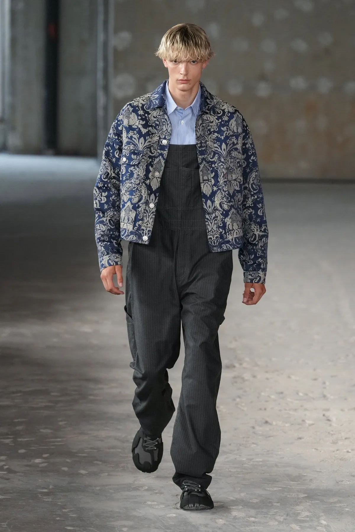 Pour le printemps 2026, Junya Watanabe réinvente le dandy parisien