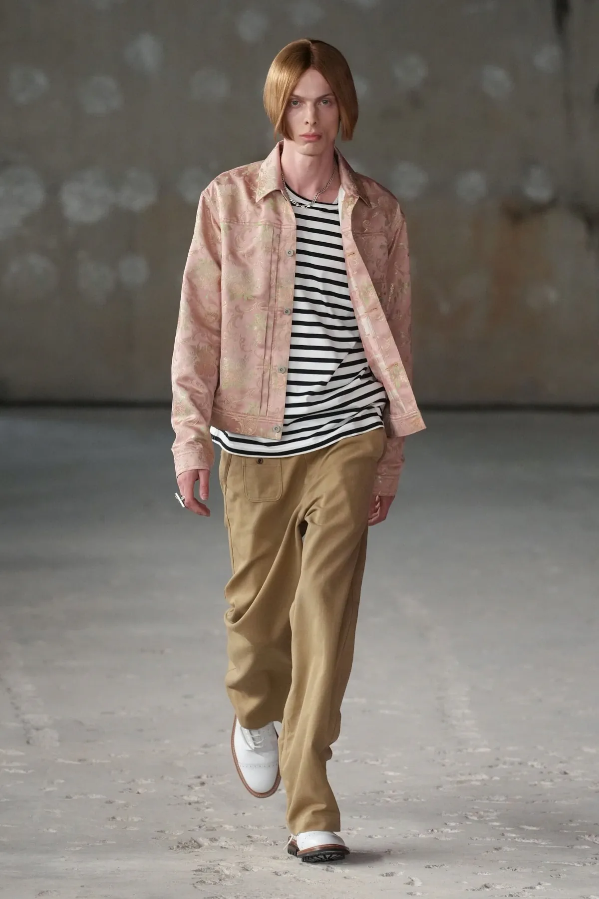 Pour le printemps 2026, Junya Watanabe réinvente le dandy parisien