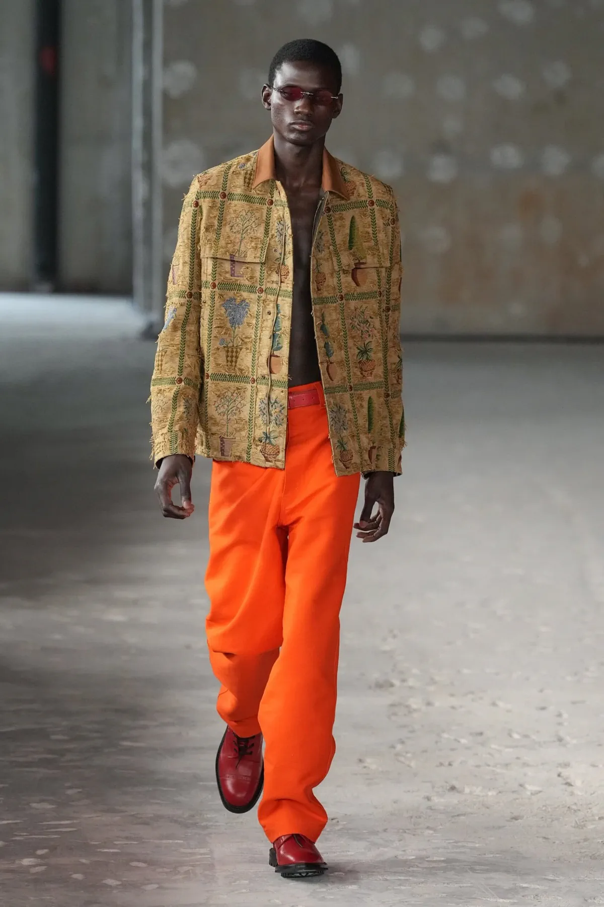 Pour le printemps 2026, Junya Watanabe réinvente le dandy parisien