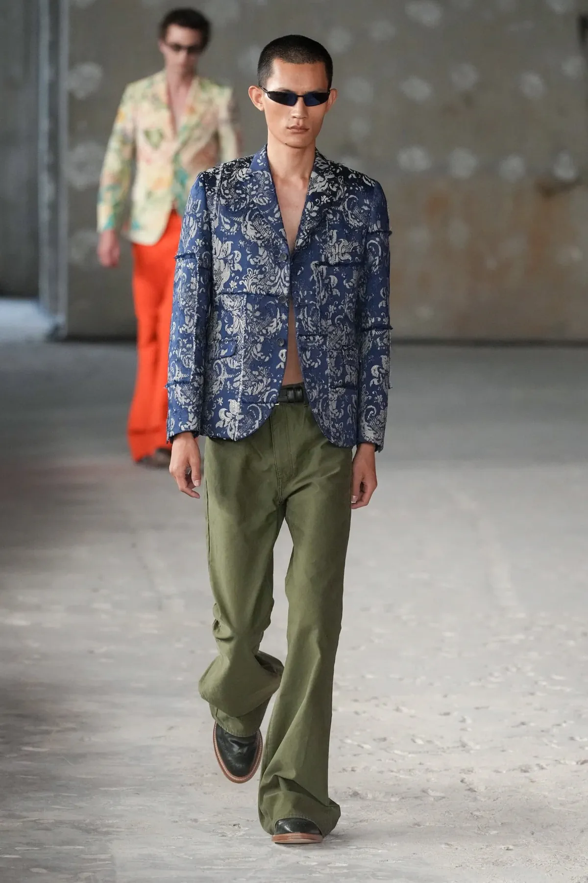 Pour le printemps 2026, Junya Watanabe réinvente le dandy parisien